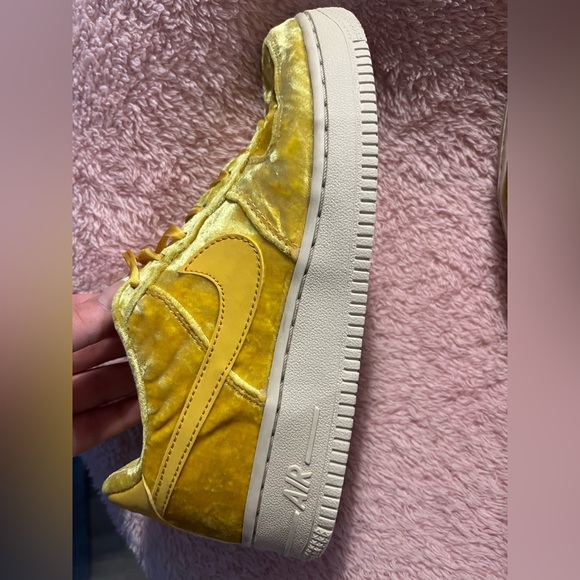💛Nike Air force 1 low mineral gold💛 in good condition - Picture 8 of 9